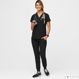 NWOT Black Figs Scrub Set